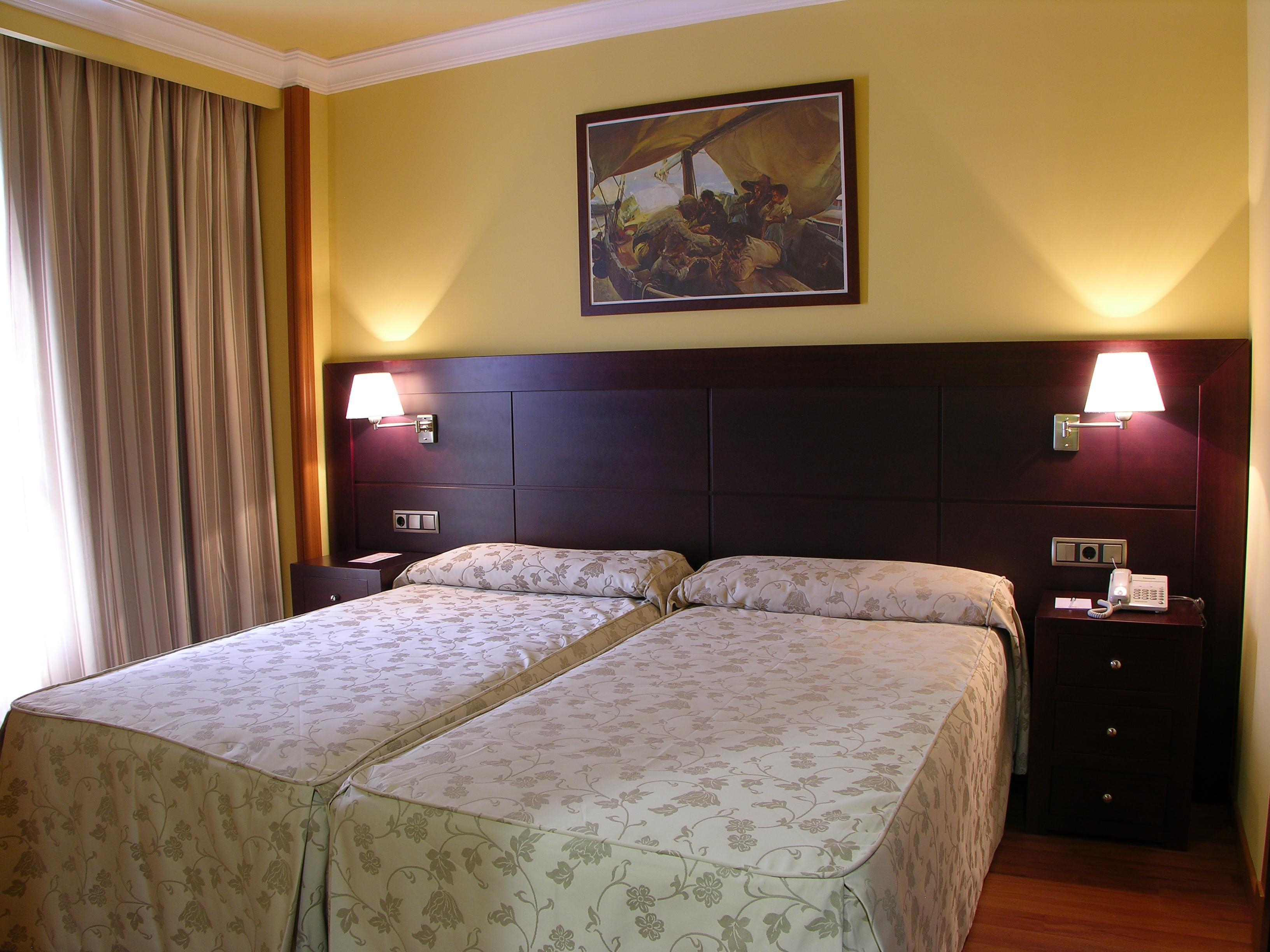 Hotel Ii Castillas 4*
