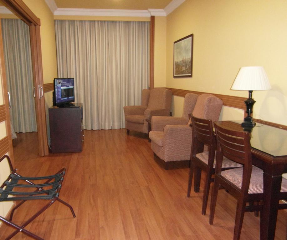 Hotel Ii Castillas 4*